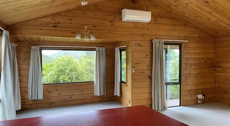 Three Bedroom Lockwood Home - Photo 2