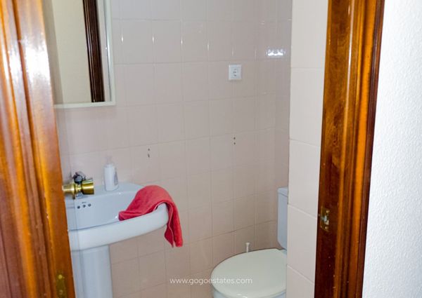 Apartment in Águilas, Murcia: 4 bedrooms, 2 bathrooms, balcony, equipped kitchen, parking, 5 minutes from the beach, quiet.