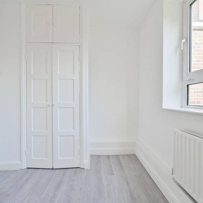 3 bedroom flat to rent - Photo 1