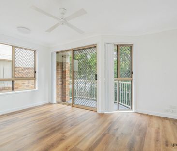 Tri-Level Townhouse - Prime Position! - Photo 6