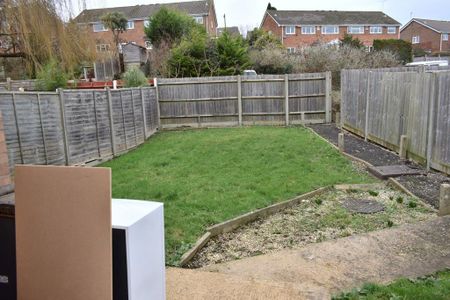 2 bedroom ground floor maisonette to rent - Photo 4