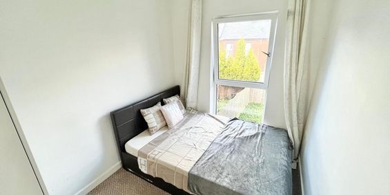 1 bedroom in a house share to rent - Photo 3