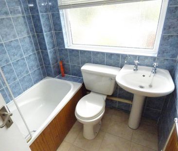 3 bedroom end of terrace house to rent - Photo 6