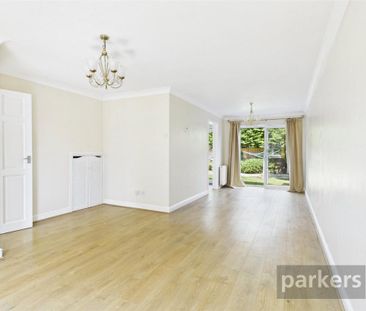 3 bedroom detached house to rent - Photo 2