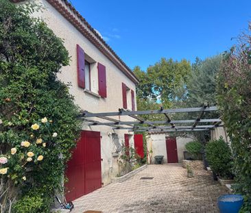 LUYNES CENTRE VILLAGE MAISON 200M² PISCINE PROX IBS - Photo 1