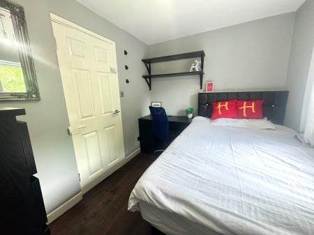 7 Bed Student Home - 93 Tenterden Drive - Photo 4