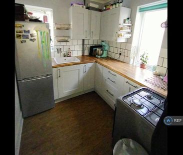 2 bedroom maisonette to rent - Photo 5