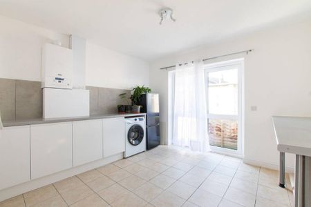 3 bedroom terraced house to rent - Photo 5