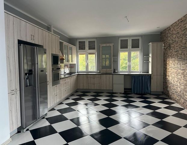 große 5 Raum Wohnung teilmöbliert in ruhiger Lage mit Stellplatz - Foto 1