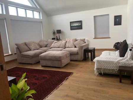 5 bedroom bungalow to rent - Photo 4