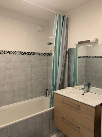 Location Appartement 2 pièces 53m² LYON 4ème - Photo 5