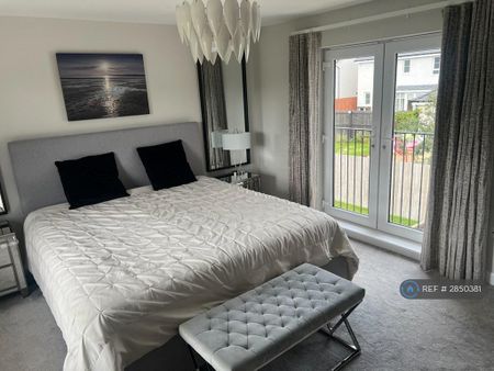 5 bedroom detached house to rent - Photo 5