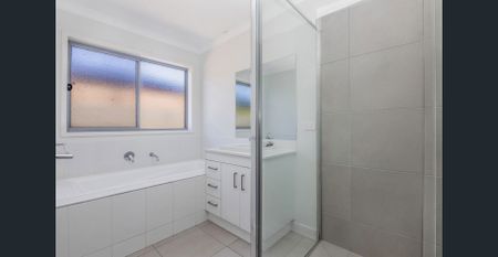 4 Bedroom family home with seperate lounge - Photo 4