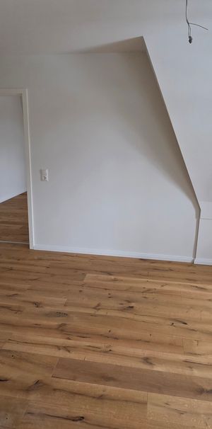 - Gemütliche 3 Raum Dachgeschosswohnung - Erstbezug nach Sanierung - Photo 1