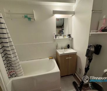 Location AppartementParis 18ème Grandes-Carrières - Photo 4