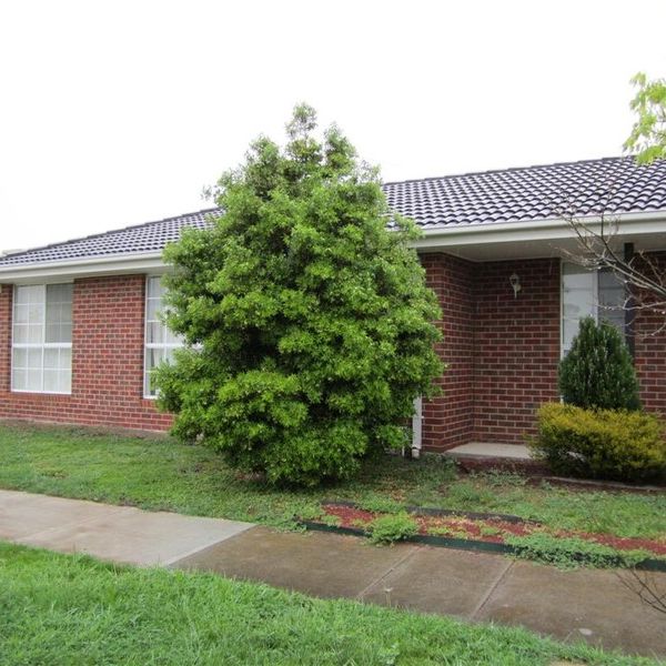 FAMILY HOME IN GREAT LOCATION - Photo 1