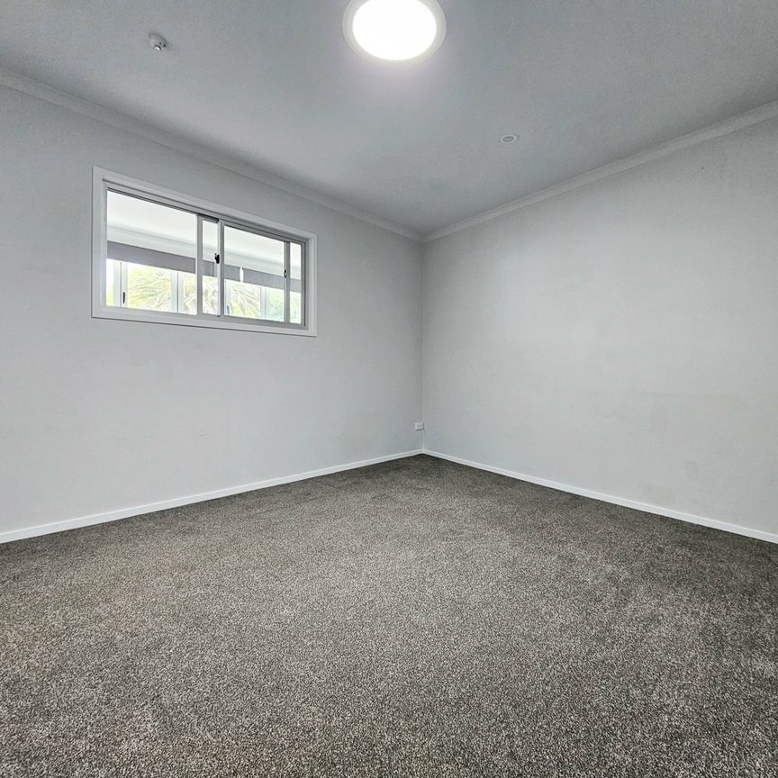 Spacious 2-Bedroom Apartment in Papakura - Water Included! - Photo 1