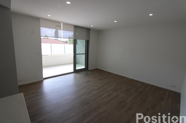 Spacious, Stylish & Perfectly Positioned in the Heart of Kangaroo Point! - Photo 1