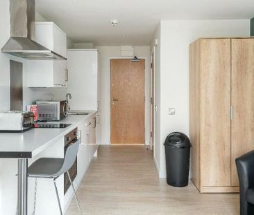 Studio to rent - Photo 2