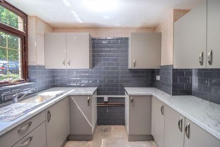 3 bedroom terraced house to rent - Photo 5