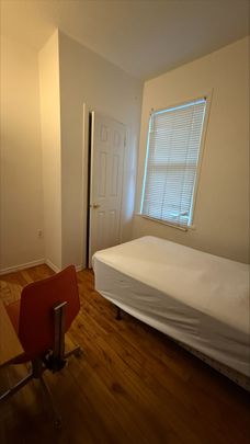 For Lease - 262 EMOND Street Unit# A, Vanier and Kingsview Park, Ontario - Photo 1