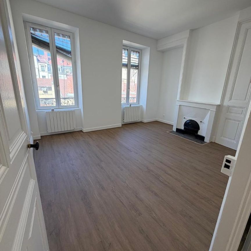 Location Appartement 4 pièces 94m² LYON 3ème - Photo 1