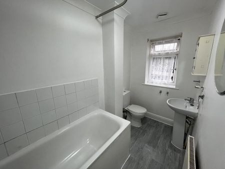 2 bedroom maisonette to rent - Photo 4