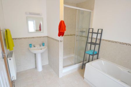 6 bedroom detached house to rent - Photo 3