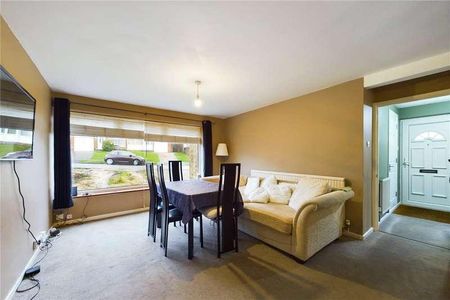 Bitterne Avenue, Tilehurst, Reading, Berkshire, RG31 - Photo 2