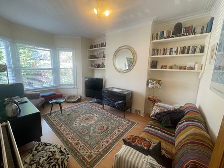 3 Bed Flat, Hartland Road, NW6 - Photo 3