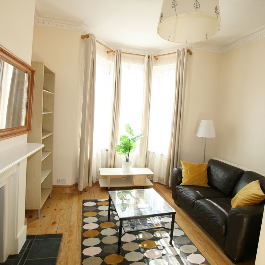 4 Bed Flat, Huddlestone Road, NW2 - Photo 1