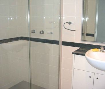 EXECUTIVE FURNISHED STUDIO - Photo 3