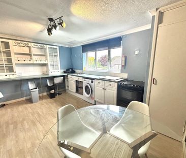 2 bedroom maisonette to rent - Photo 3