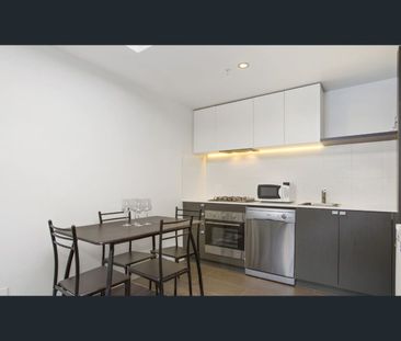 Perfectly Located 1 Bedroom Apartment In The Heart Of Mitcham! - Photo 3