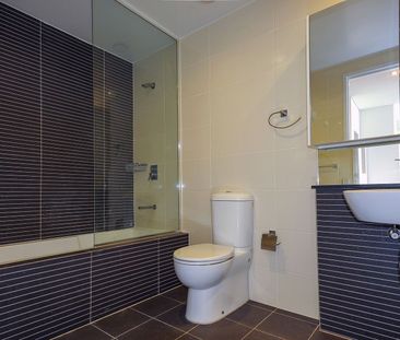 ONE BEDROOM APARTMENT WITH PARKVIEWS ! - Photo 4