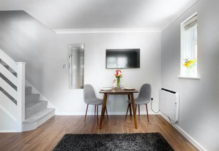 1 Bed, House - Photo 2