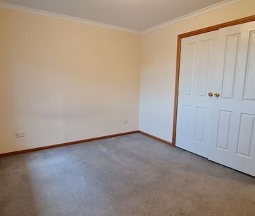 CENTRAL LOCATION - Photo 3