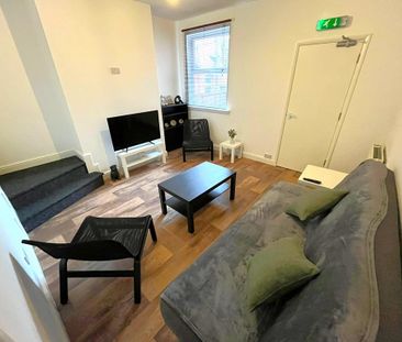 1 bedroom in a house share to rent - Photo 3