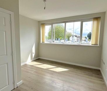 3 bedroom apartment to rent - Photo 2