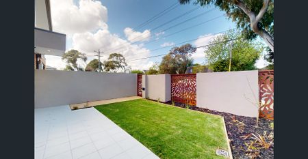 Luxury living- three bedrooms plus a study - Photo 4