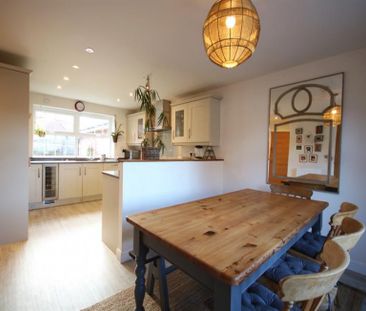 4 Bedroom Detached To Let - Photo 3