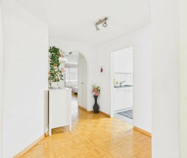 Grosszügige 4.5-Zimmerwohnung mit Balkon - Photo 6