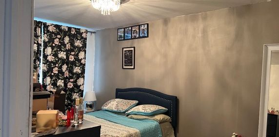 Grand 51/2 rez de chaussée avec stationnement - Photo 2