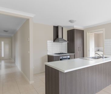 Beautiful Family Home! - Photo 4