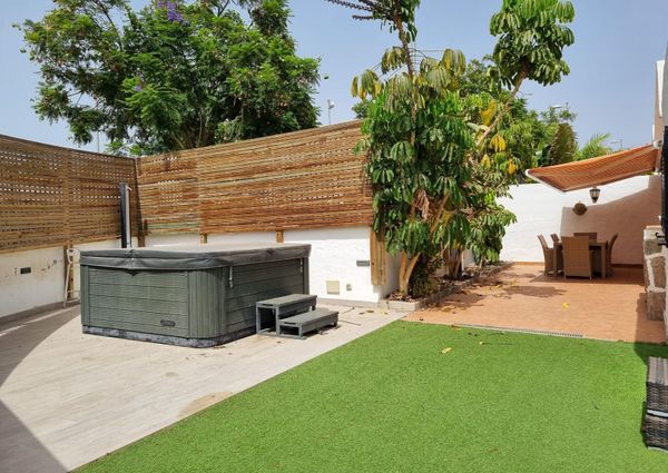 Beautiful Renovated Bungalow right at the Center of Playa del Inglés