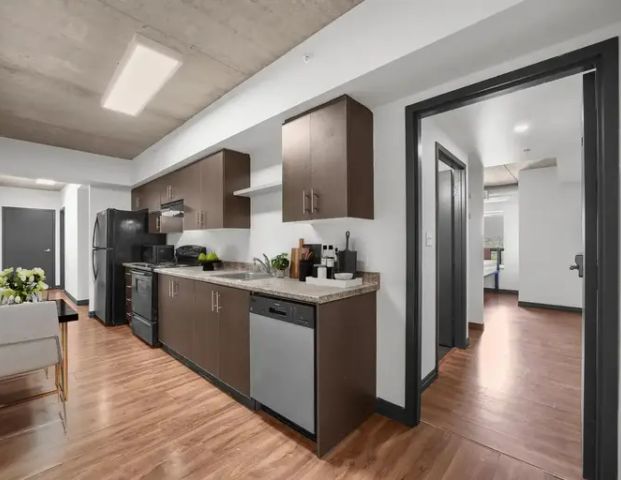 21 Columbia Street West | 21 Columbia Street West, Waterloo - Photo 1