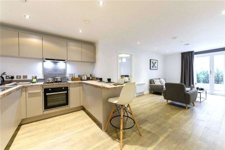 2 BED 2 BATH APARTMENT | AVAILABLE NOW | IN HIGH DEMAND | PARKING AVAILABLE | PRIME LOCATION | 24-HOUR CONCIERGE | RESIDENTS GYM - Photo 4