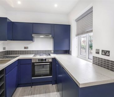 Recently refurbished 1 bedroom furnished apartment is set in the ev... - Photo 6