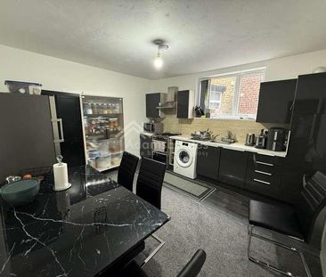 South Street, Dewsbury, WF12 - Photo 4