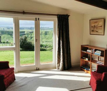 Charming Country Cottage - 2BR, 2BA - Photo 3